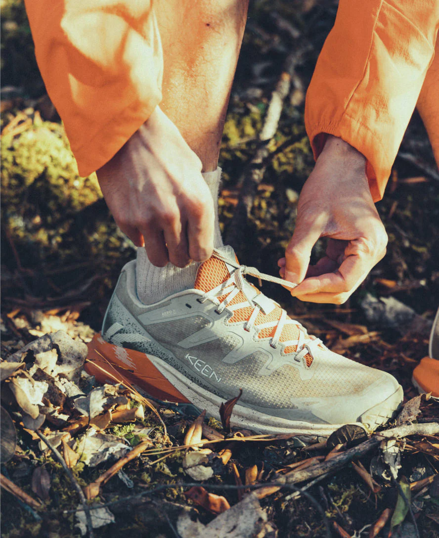 Men's Targhee Apex Waterproof Hiking Shoe  |  Abbey Stone/Gold Flame - Image 8