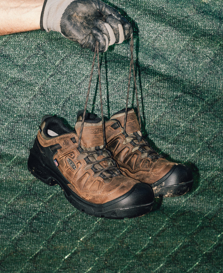 Men's Targhee IV Waterproof Work Shoe (Carbon Toe)  |  Dark Earth/Black - Image 7