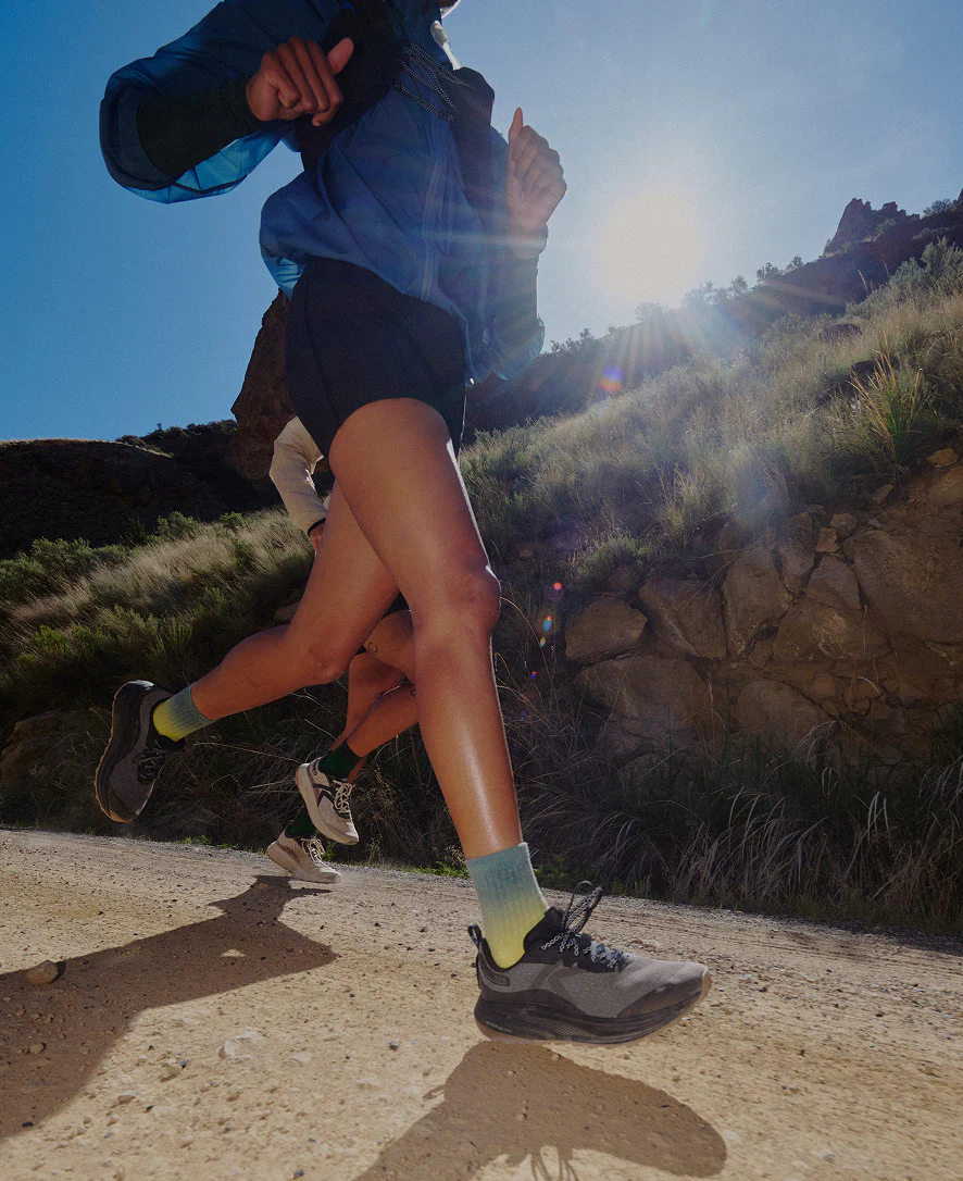 Women's Roam Trail Running Shoe  |  Black/Magnet - Image 9