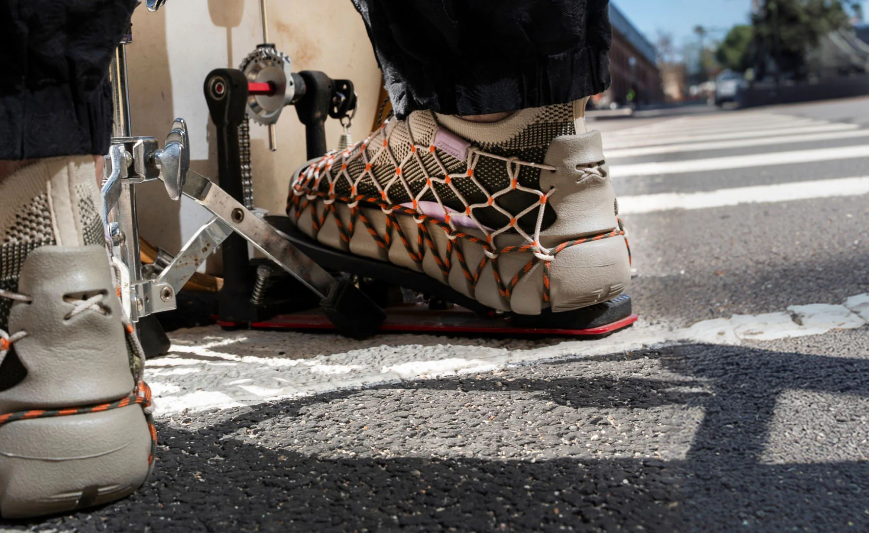 Women's UNEEK 360 Henrik Vibskov Sneaker  |  Brindle/Scarlet Ibis - Image 7