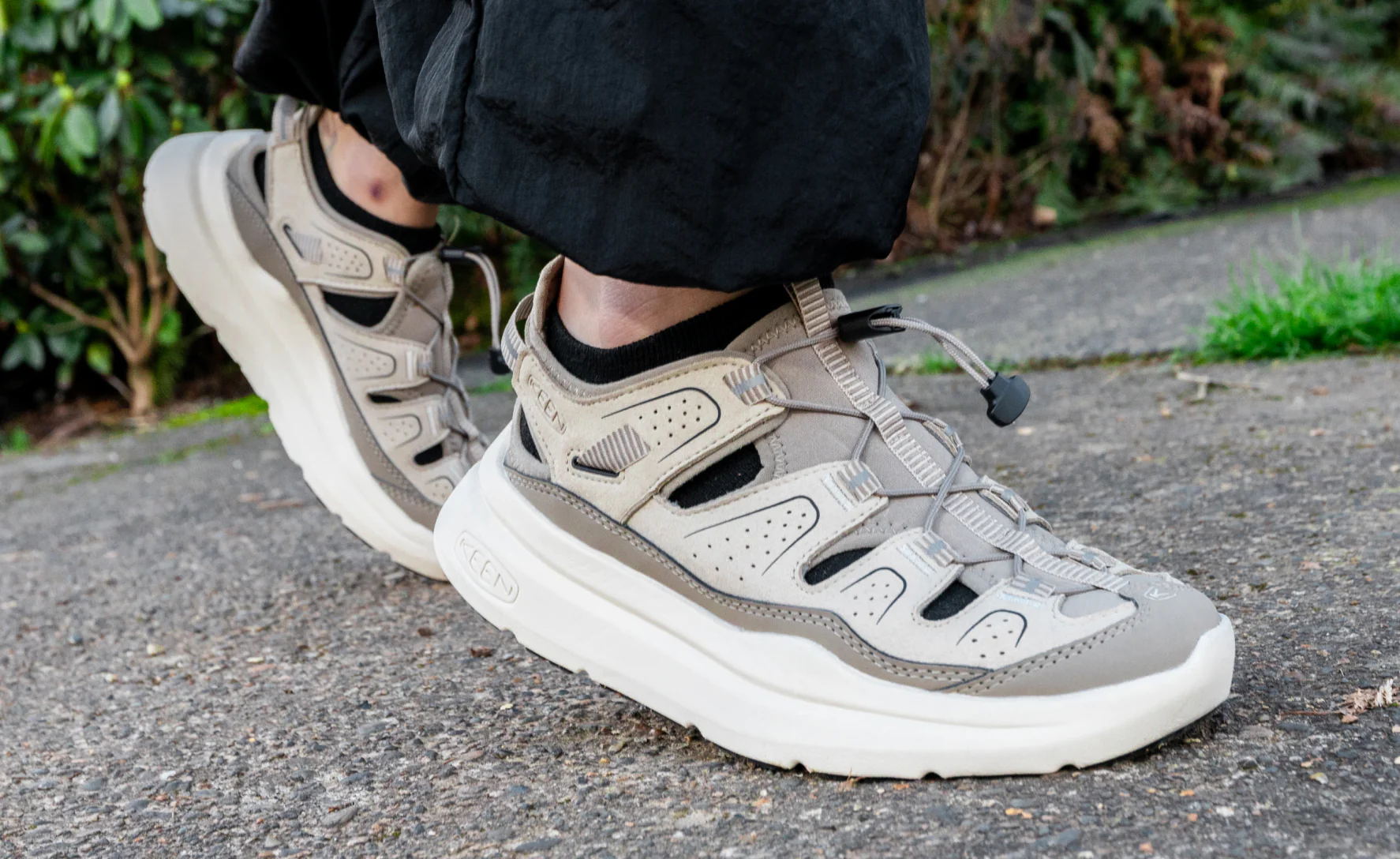 Women's WK450 Walking Sandal  |  Black/Black - Image 7